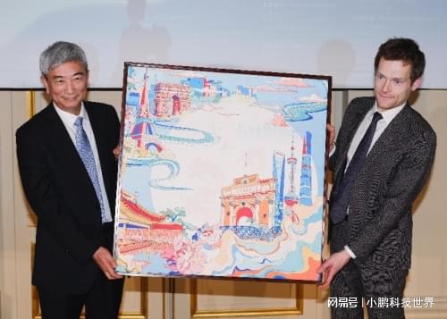 卢浮宫展现中国丝绸创新之美人生就是搏丝所时尚大秀走进