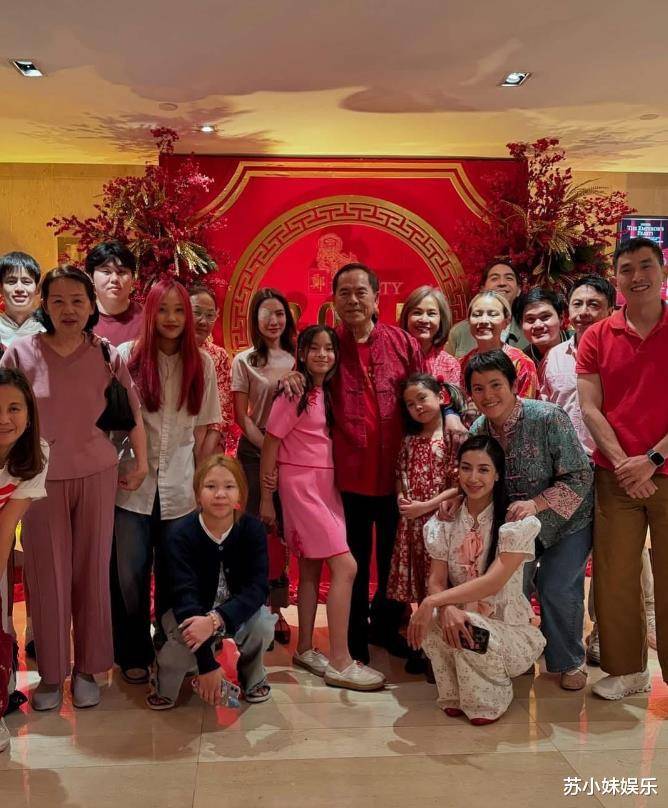 带女儿去爷爷家过年美女右眼受伤惹人怜惜尊龙凯时ag旗舰厅网站泰剧女神Aff(图7)