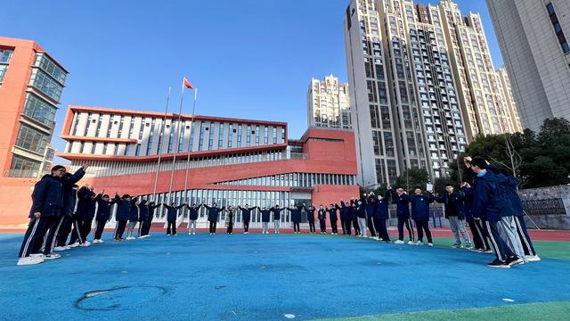 锦囊——专访教师赵一鸣尊龙凯时网赵老师的智慧(图2)